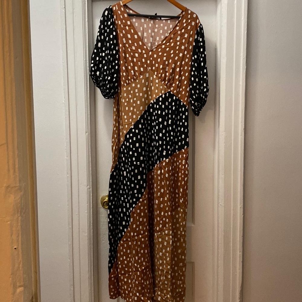 Beautiful checkered patchwork dress with puffy sleeves
